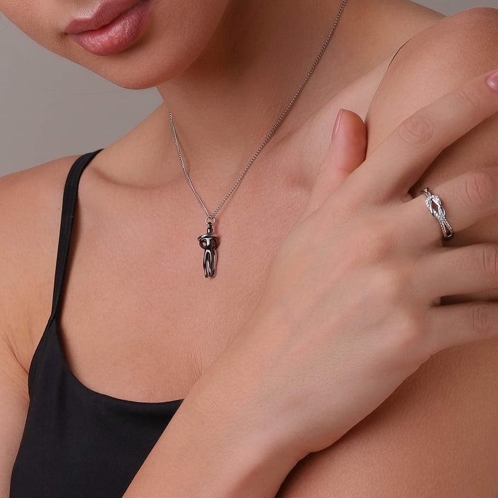 Hug Necklace - Solid Gold